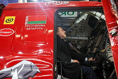 Делегаты ВНС из разных регионов страны посетили выставку \"Моя Беларусь\"