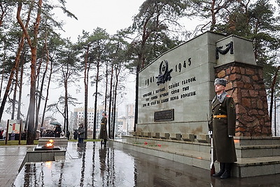 \"Помня о прошлом, сохранять мир и согласие\". В Минске почтили память жертв геноцида