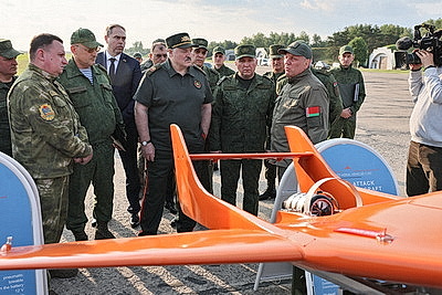 Лукашенко доложили о создании в Беларуси войск беспилотников