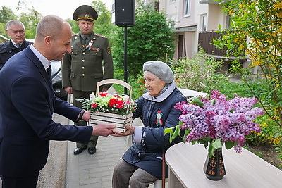 В Гродно поздравляют ветеранов с наступающим Днем Победы