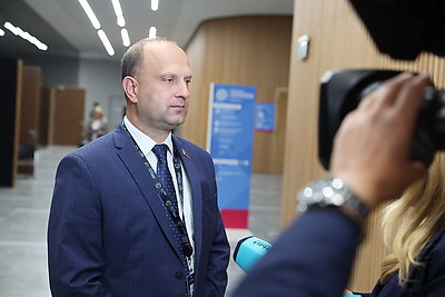 \"ИННОПРОМ. Беларусь\" продолжает работу