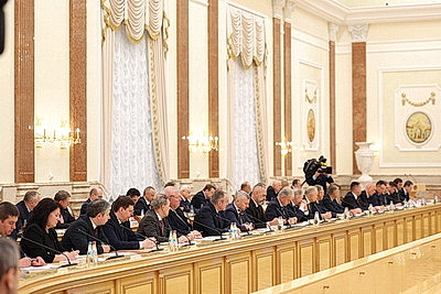Лукашенко собрал совещание с руководителями дипломатических представительств Беларуси