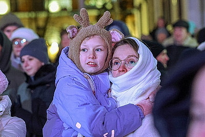 Новогодняя атмосфера и сказочные герои в ярких спектаклях: праздничные локации Минска
