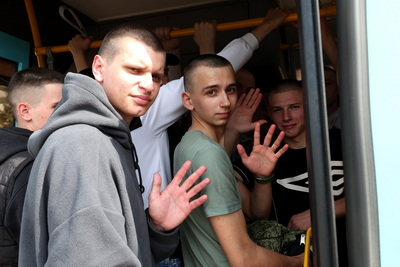 Возмужать и научиться Родину защищать. Более 100 призывников пополнили ряды витебских десантников