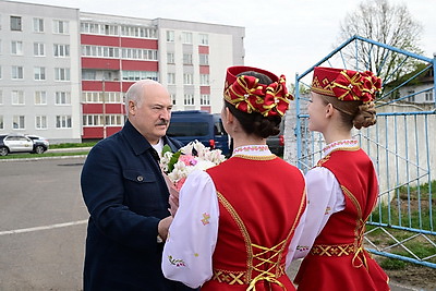Лукашенко во время рабочей поездки посетил объекты АПК в Шклове