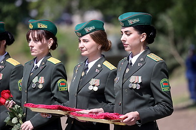 Памятник советским пограничникам открыли у стен Брестской крепости