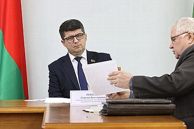 Левкович проводит прием граждан в Витебском облисполкоме