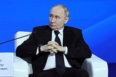 Лукашенко и Путин приняли участие в союзном форуме \"Великое наследие - общее будущее\" в Волгограде