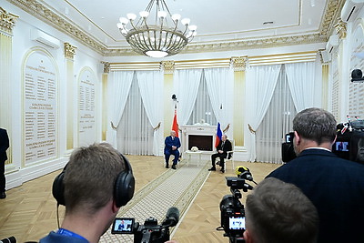 Лукашенко провел переговоры с Путиным
