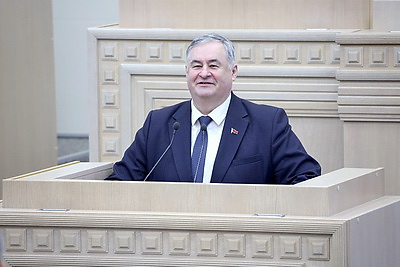 Кочанова: книга \"Наш Президент\" будет для многих в стране настольной