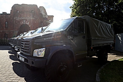 Автопарк Госпогранкомитета пополнили пять новых грузовых автомобилей