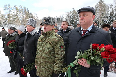 Кубок-символ \"Эстафеты Победы\" торжественно передали российским пограничникам