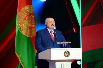 \"Мы не забыли\". Лукашенко на торжественном собрании к 80-летию Победы напомнил о важных уроках истории