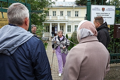 Молдаване прибывают в Минск из России, чтобы проголосовать на парламентских выборах своей страны