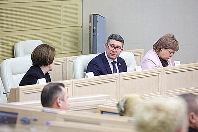 Заседание четвертой сессии Совета Республики проходит в Минске