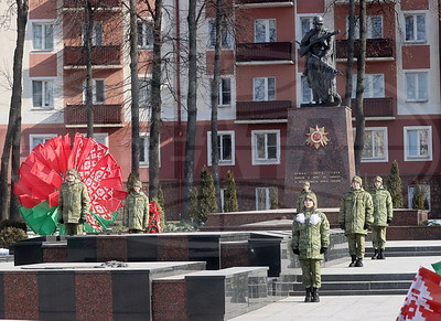 Гомельские школьники несут вахту памяти