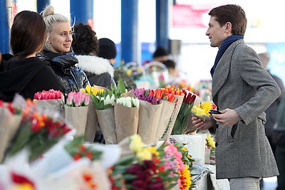 На улицах белорусских городов в преддверии 8 Марта