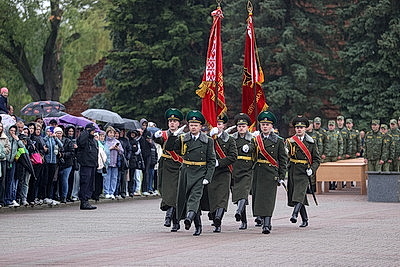 Молодое пополнение пограничников и военнослужащих внутренних войск приняли присягу в Брестской крепости