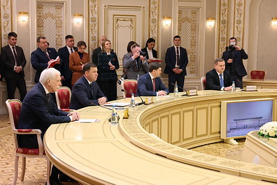 От авиастроения до строительства метро. Лукашенко предложил Свердловской области России развивать сотрудничество