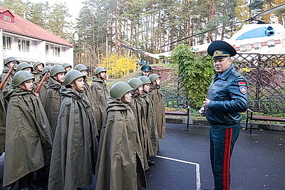 Быть честными и добросовестными. Клятву лицеиста МЧС дали 77 ребят