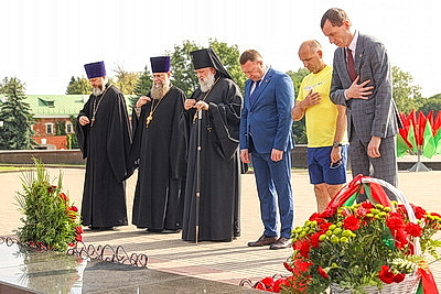 Масштабный велопробег в честь 80-летия Великой Победы стартовал от стен Брестской крепости