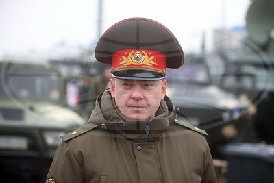 Командующий войсками ЗОК на \"Марафоне единства\": люди интересуются армией