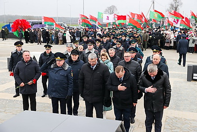 Боль на этой земле не утихнет никогда. Мемориал жертвам фашизма открыли в Речицком районе