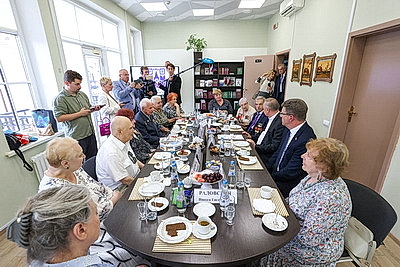 Губернатор Санкт-Петербурга встретился с блокадниками Ленинграда