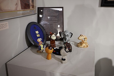 Кукла Чебурашки и эскизы \"Снежной королевы\". В Минске открылась выставка к 105-летию Леонида Шварцмана