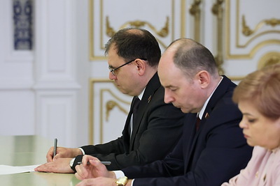 Промышленность, АПК, транспорт и строительство. Лукашенко сформировал оставшиеся блоки правительства