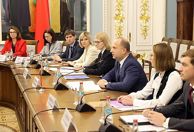 Высокотехнологичность, инвестиции, услуги. Чеботарь о точках роста взаимной торговли Беларуси и России