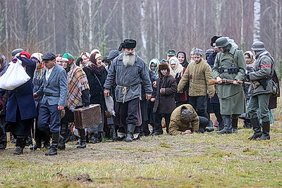 Масштабная военно-историческая реконструкция состоялась в мемориальном комплексе \"Партизанская криничка\" в Гомеле