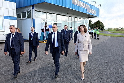 Начался визит в Беларусь парламентской делегации Узбекистана