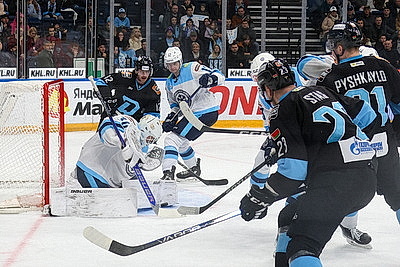 Минские динамовцы разгромили \"Сибирь\"