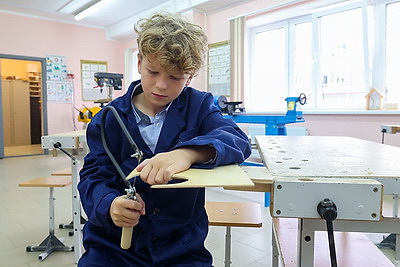 В школах Беларуси подходит к завершению первая учебная четверть