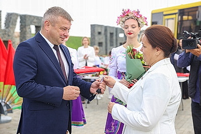 Партию школьных автобусов и авторефрижераторов закупили в Брестской области к началу учебного года