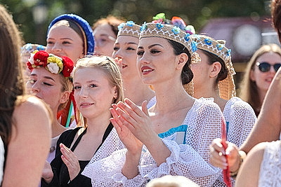 Аргентинцы, китайцы, грузины. Десятки национальностей презентовали свою культуру в центре Минска