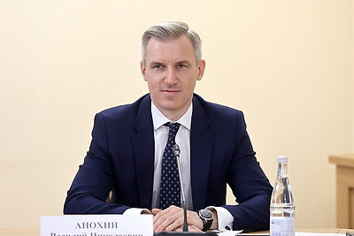 Крутой призвал вывести сотрудничество со Смоленской областью на самый высокий уровень