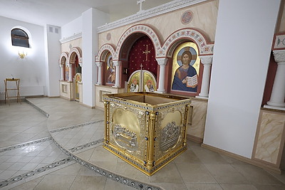 Делегация Нижегородской области передала в храм Гродно иконы и престол