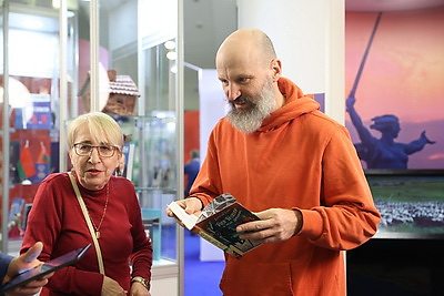 Встречи с авторами и новинки. День России проходит на ММКВЯ