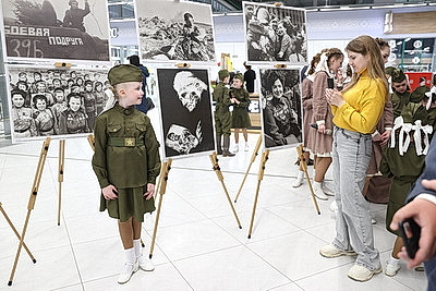 \"Женщина. Война. Победа\": совместная фотовыставка БЕЛТА и БСЖ открылась в Минске