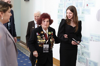\"Живая история\". Встреча ветеранов с молодежью прошла в рамках патриотического форума