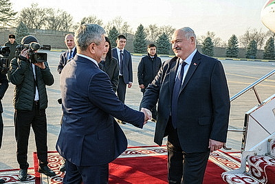 Лукашенко прибыл в Бишкек, где примет участие в саммите ОДКБ