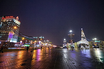 Новогодняя иллюминация превратила столицу в зимнюю сказку