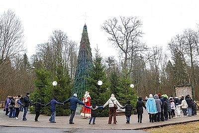 Возвращение Снегурочки большим праздником отметили в Беловежской пуще