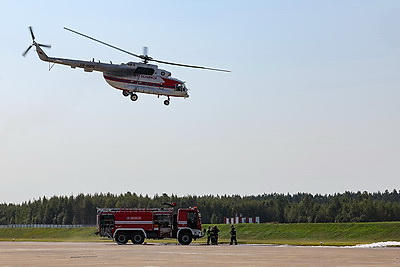 В Национальном аэропорту Минск прошло учение по тушению пожара и спасению людей