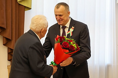\"С годами мы все острее ощущаем значение этого великого дня\". Исаченко о благодарности ветеранам за подвиг