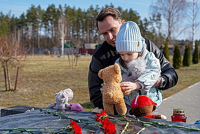 \"Наша святая обязанность - помнить\". В Борках прошел митинг-реквием в память о сожженных деревнях