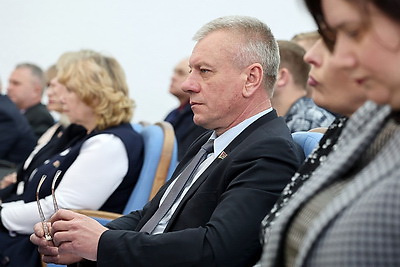Перспективы и точки роста. Сергеенко принял участие в заседании Чашникского райисполкома