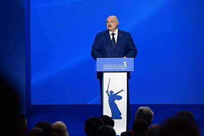 Лукашенко и Путин приняли участие в союзном форуме \"Великое наследие - общее будущее\" в Волгограде